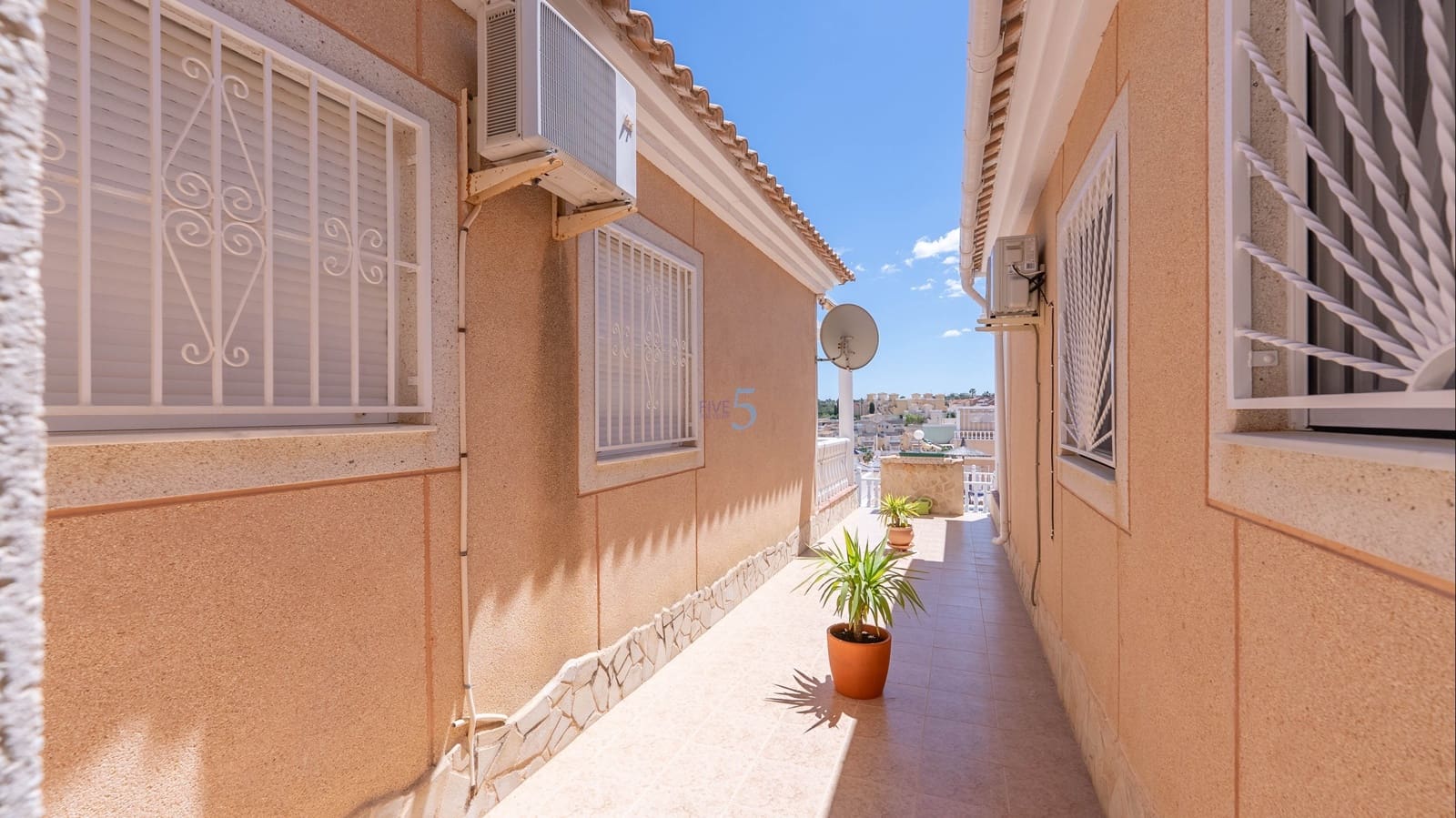 2 sovrum Bungalow till salu i Ciudad Quesada med pool - 164 500 € (Ref: 9723558)