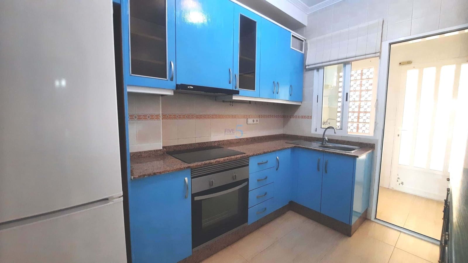 3 soveværelse Semi-Rækkehus til salg i Casas Blancas med swimmingpool - € 129.999 (Ref: 9725028)