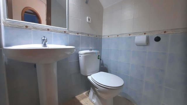 3 soveværelse Semi-Rækkehus til salg i Casas Blancas, Murcia by med swimmingpool - € 129.999 (Ref: 9725028)