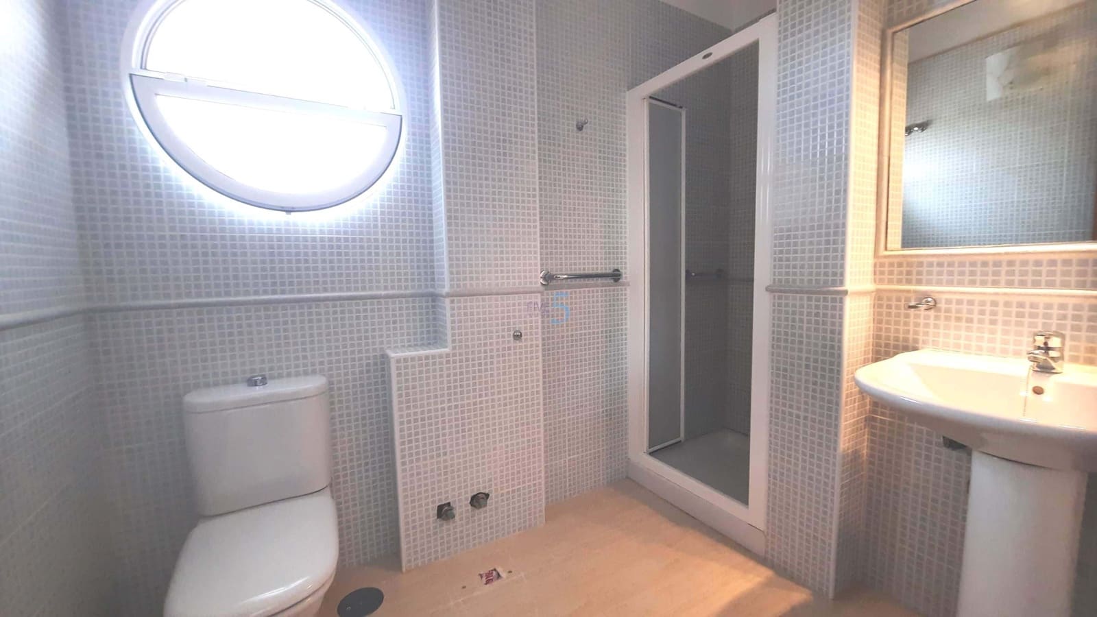 3 soveværelse Semi-Rækkehus til salg i Casas Blancas med swimmingpool - € 129.999 (Ref: 9725028)