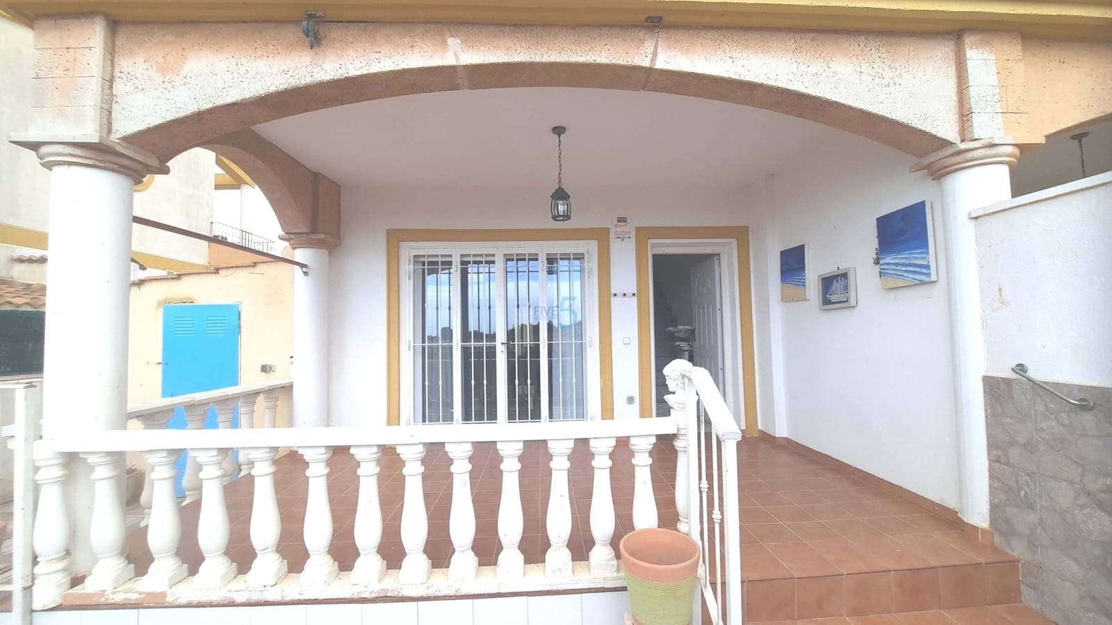 3 soveværelse Semi-Rækkehus til salg i Casas Blancas med swimmingpool - € 129.999 (Ref: 9725028)