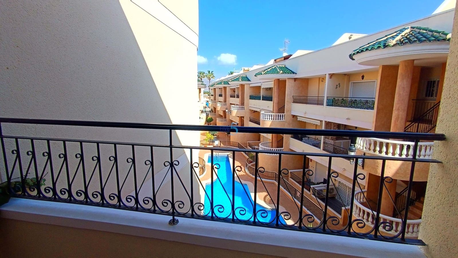 3 bedroom Apartment for sale in Jacarilla with pool garage - € 139,995 (Ref: 9725029)