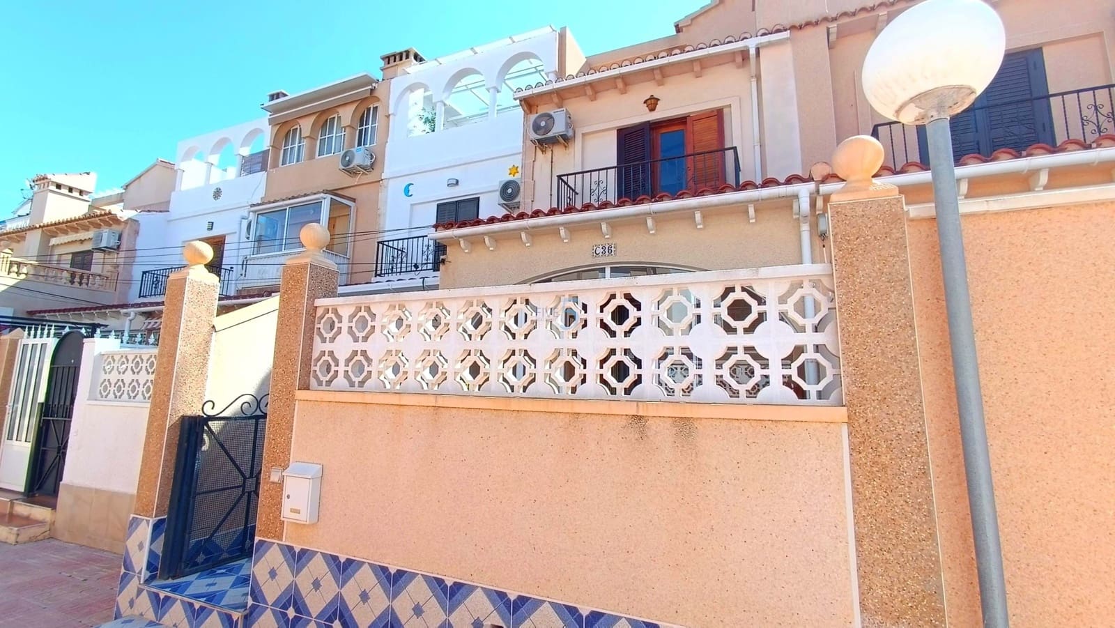 2 Zimmer Haus zu verkaufen in Torrevieja mit Pool - 129.995 € (Ref: 9725030)
