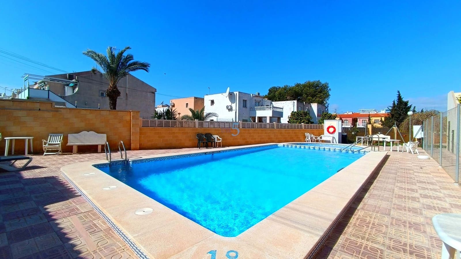 2 Zimmer Haus zu verkaufen in Torrevieja mit Pool - 129.995 € (Ref: 9725030)