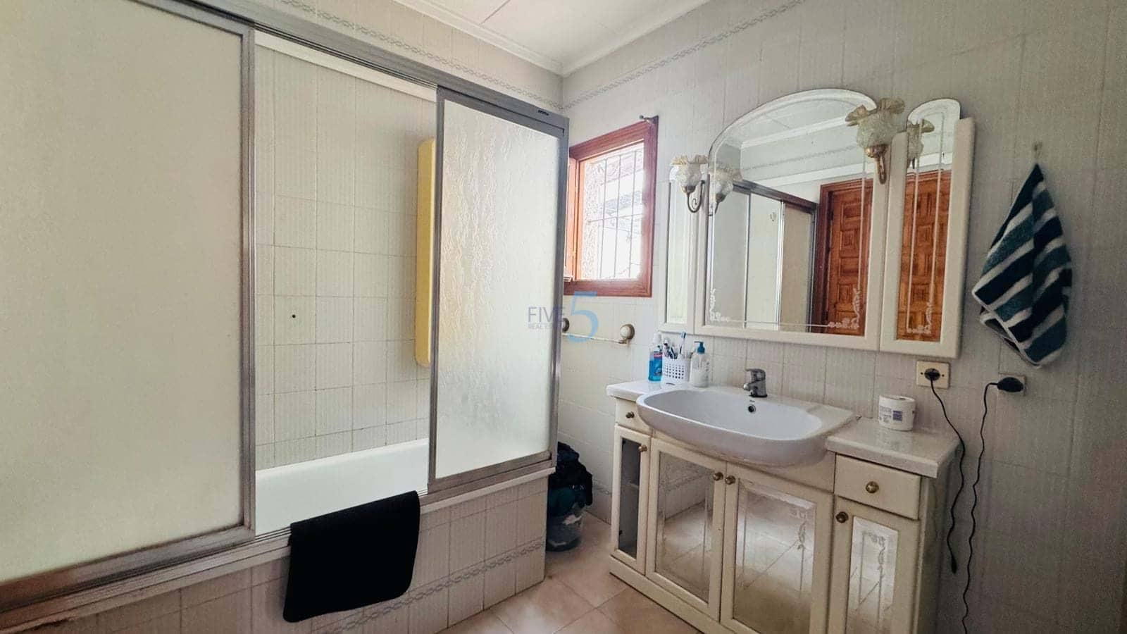 2 slaapkamer Villa te koop in La Siesta met zwembad garage - € 220.000 (Ref: 9727431)