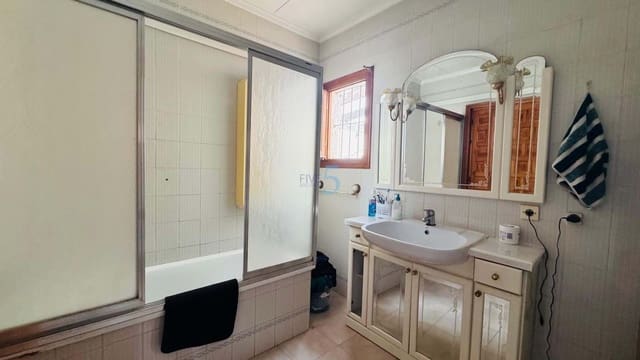 2 slaapkamer Villa te koop in La Siesta, Torrevieja met zwembad garage - € 220.000 (Ref: 9727431)