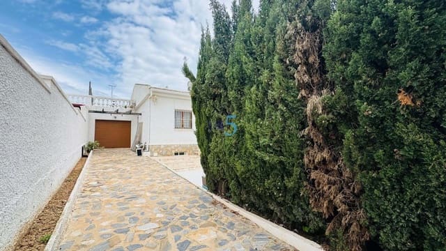 2 slaapkamer Villa te koop in La Siesta, Torrevieja met zwembad garage - € 220.000 (Ref: 9727431)