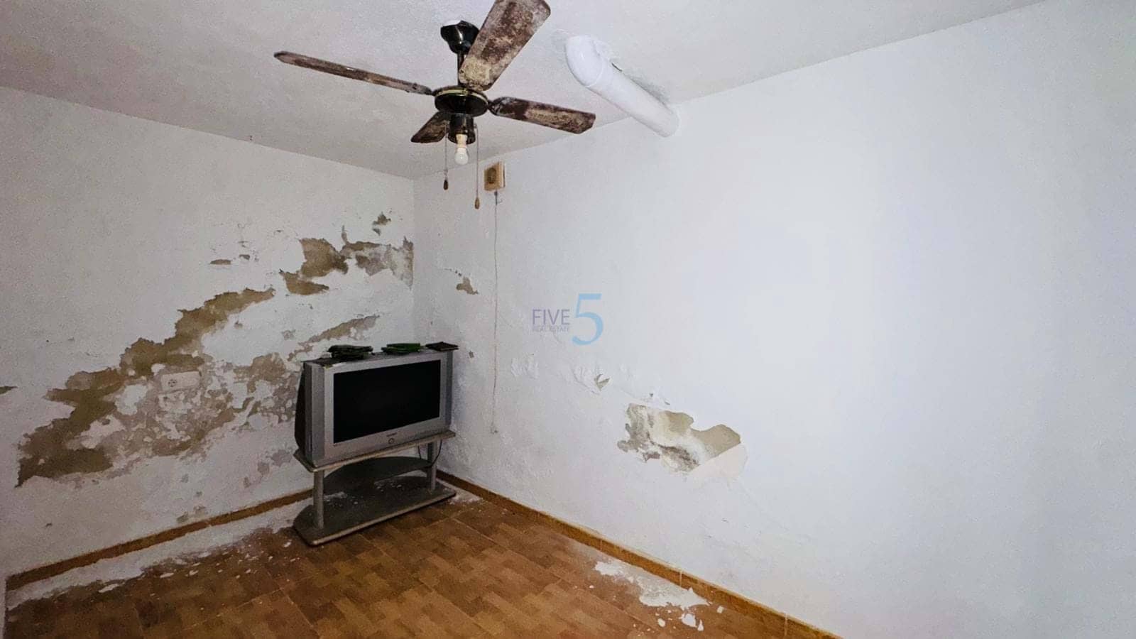 2 slaapkamer Villa te koop in La Siesta met zwembad garage - € 220.000 (Ref: 9727431)