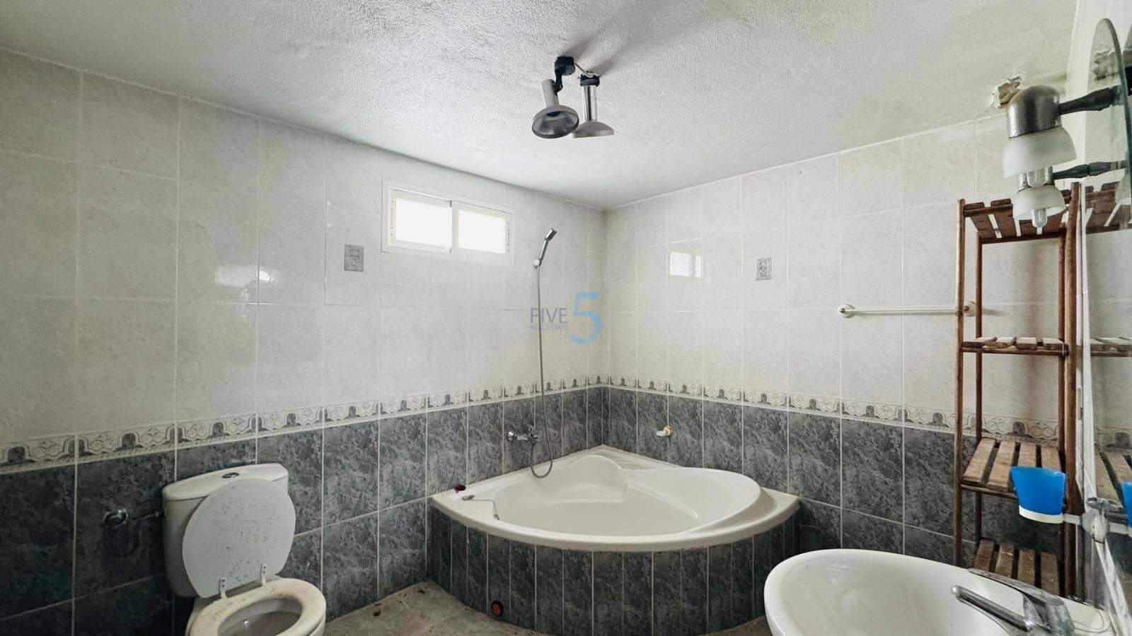 2 slaapkamer Villa te koop in La Siesta met zwembad garage - € 220.000 (Ref: 9727431)