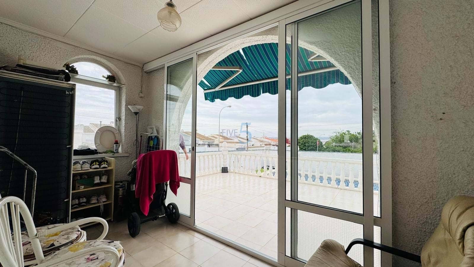 2 slaapkamer Villa te koop in La Siesta met zwembad garage - € 220.000 (Ref: 9727431)