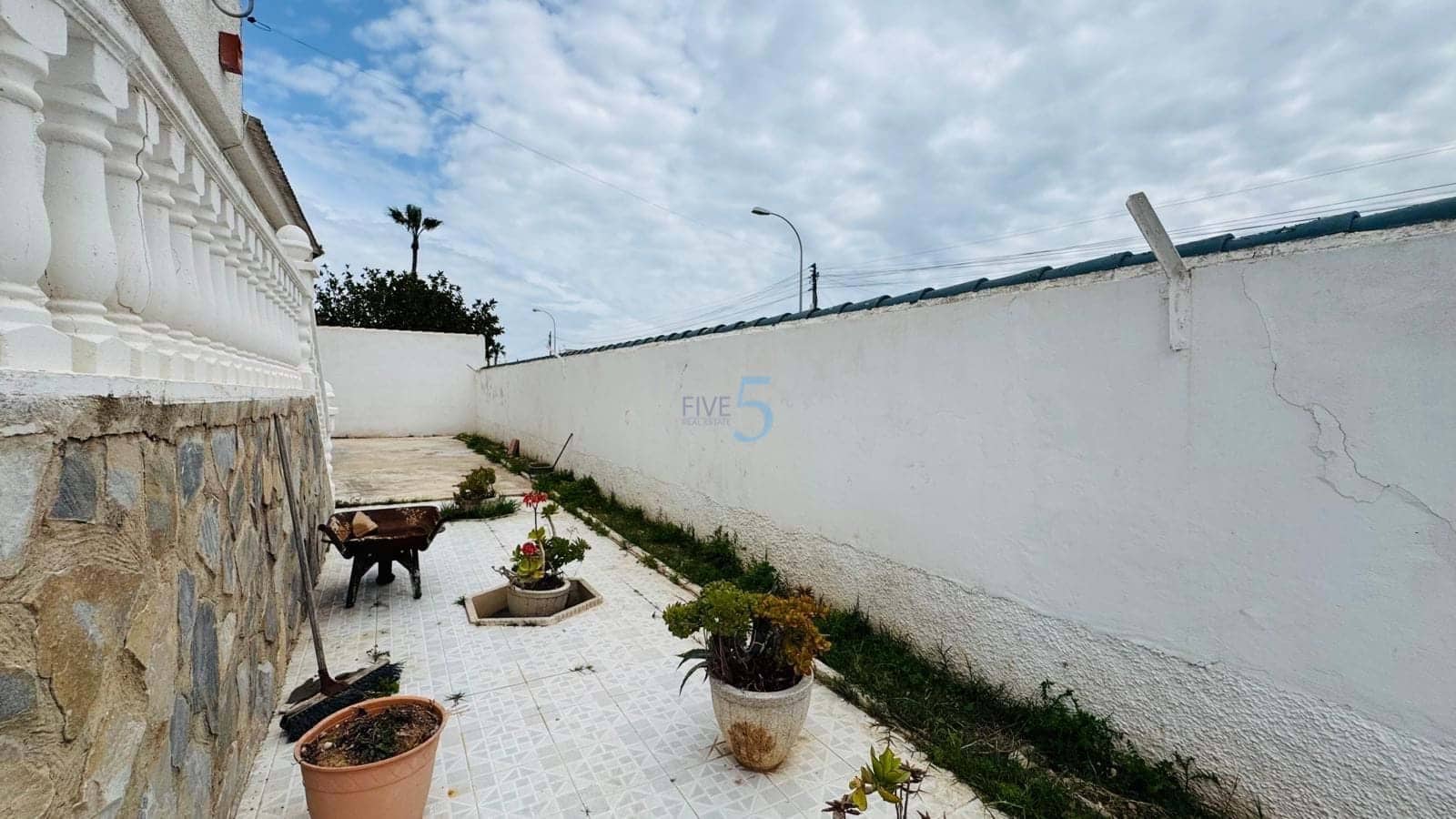 2 slaapkamer Villa te koop in La Siesta met zwembad garage - € 220.000 (Ref: 9727431)