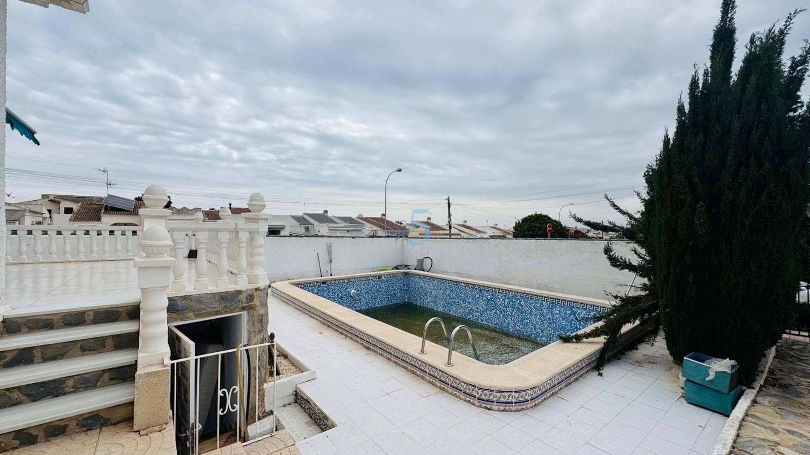 2 slaapkamer Villa te koop in La Siesta met zwembad garage - € 220.000 (Ref: 9727431)