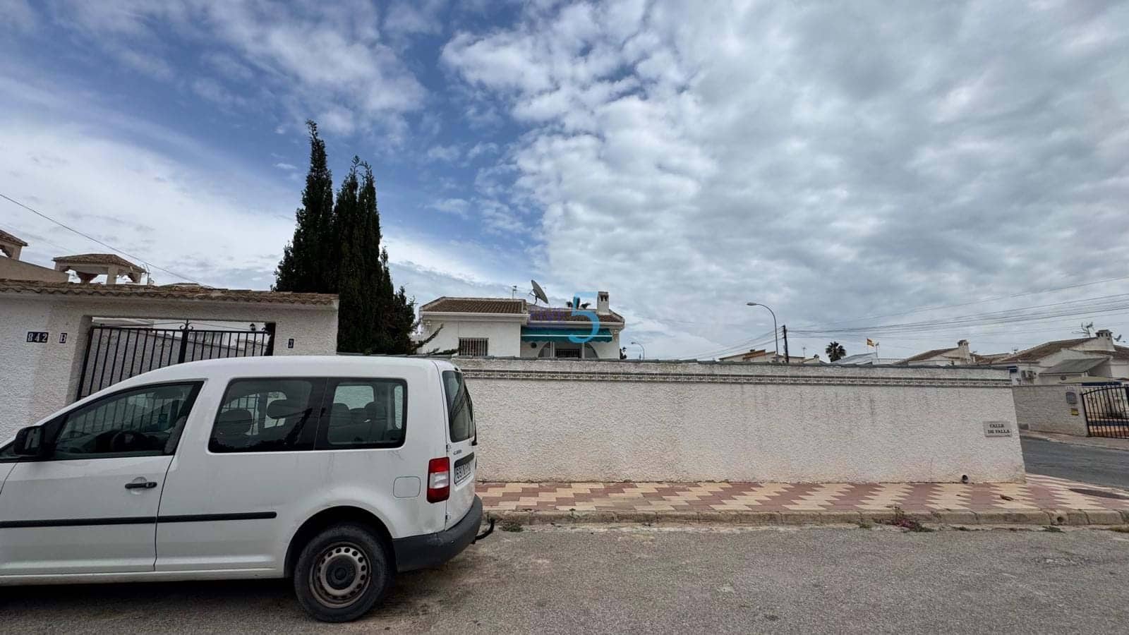 2 slaapkamer Villa te koop in La Siesta met zwembad garage - € 220.000 (Ref: 9727431)