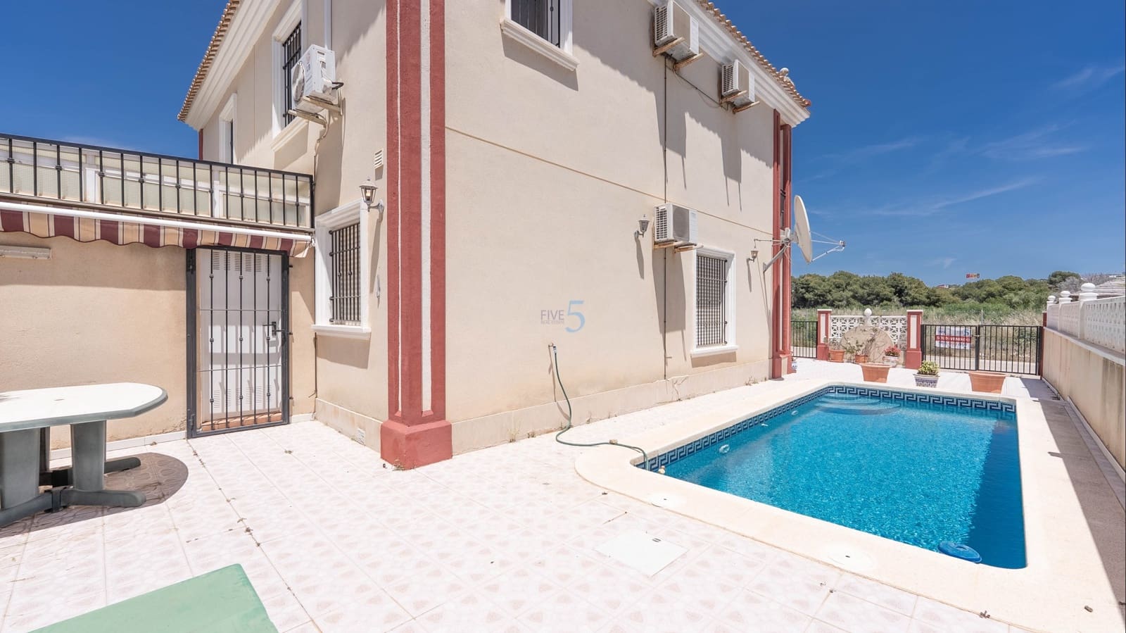 3 bedroom Townhouse for sale in Dehesa de Campoamor with pool - € 249,500 (Ref: 9727434)