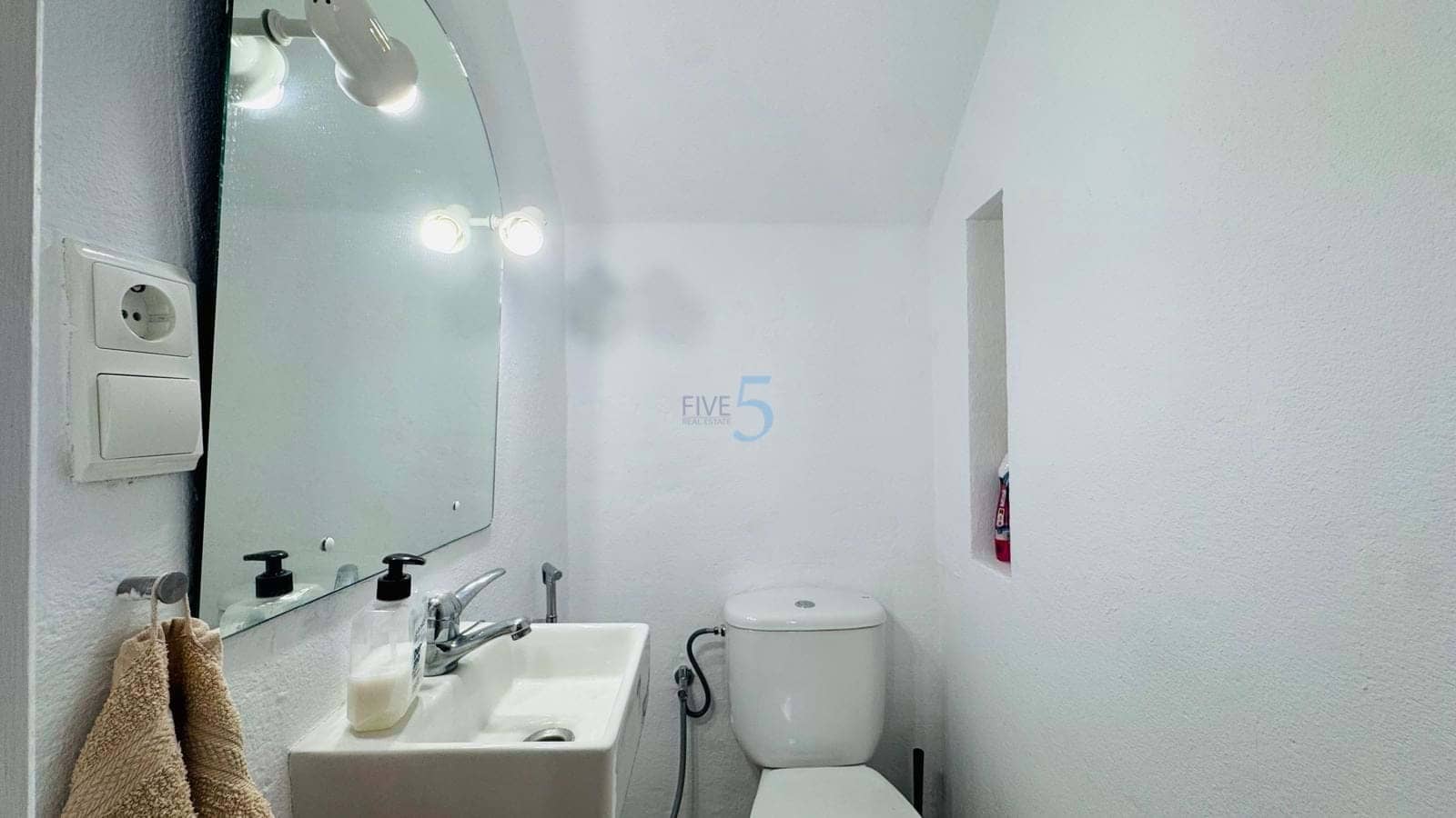 2 Zimmer Haus zu verkaufen in Torrevieja mit Pool - 195.000 € (Ref: 9727537)