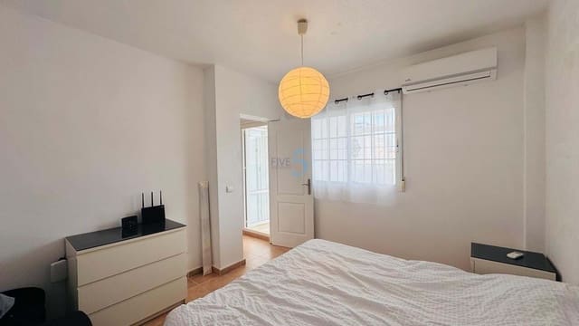 2 Zimmer Haus zu verkaufen in Torrevieja mit Pool - 195.000 € (Ref: 9727537)