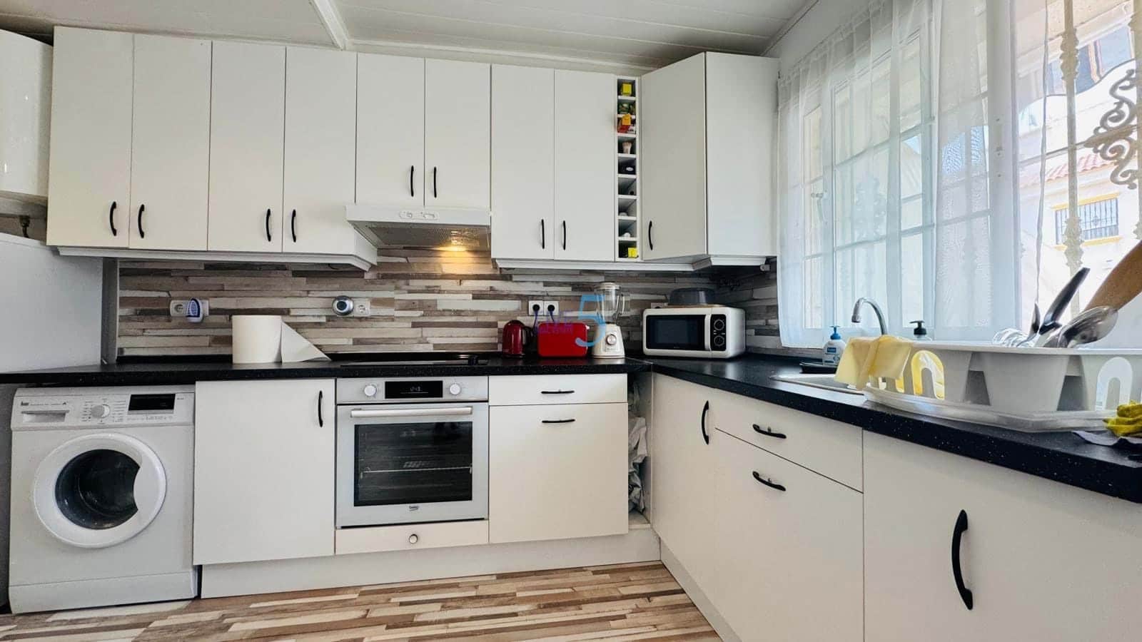 2 Zimmer Haus zu verkaufen in Torrevieja mit Pool - 195.000 € (Ref: 9727537)