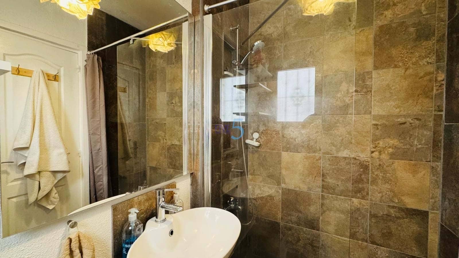 2 Zimmer Haus zu verkaufen in Torrevieja mit Pool - 195.000 € (Ref: 9727537)