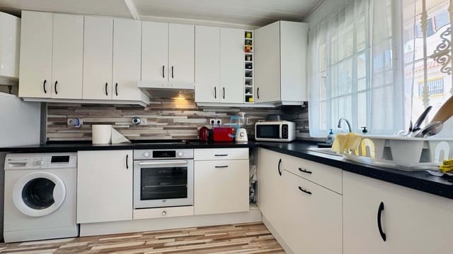 2 Zimmer Haus zu verkaufen in Torrevieja mit Pool - 195.000 € (Ref: 9727537)