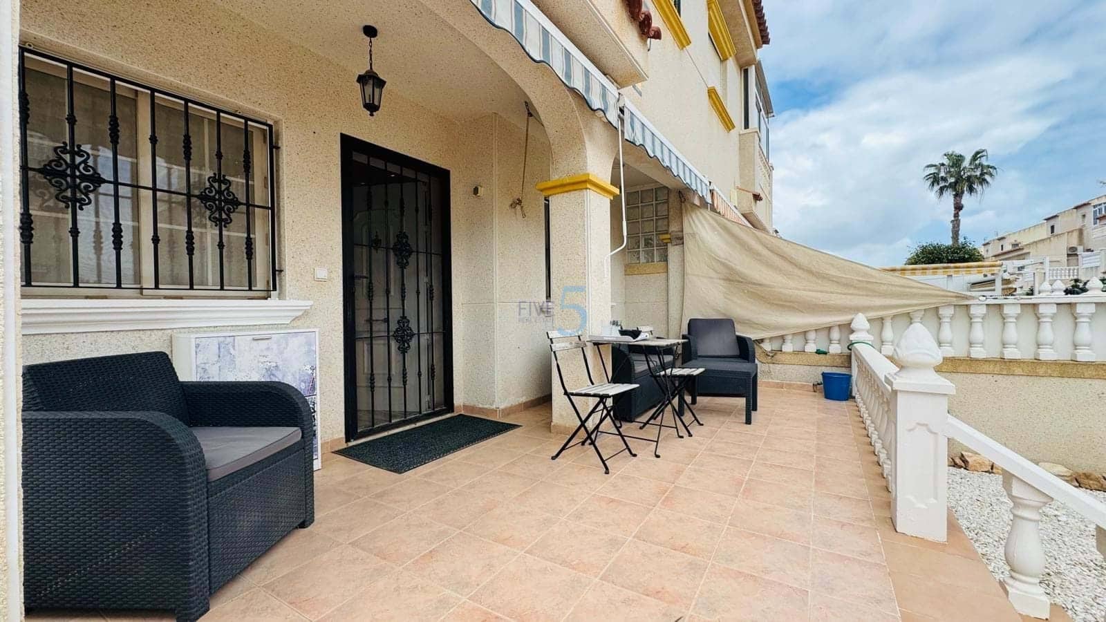 2 Zimmer Haus zu verkaufen in Torrevieja mit Pool - 195.000 € (Ref: 9727537)