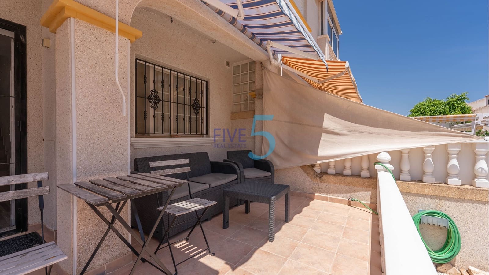 2 soverom Hus til salgs i Torrevieja med svømmebasseng - € 195 000 (Ref: 9727537)