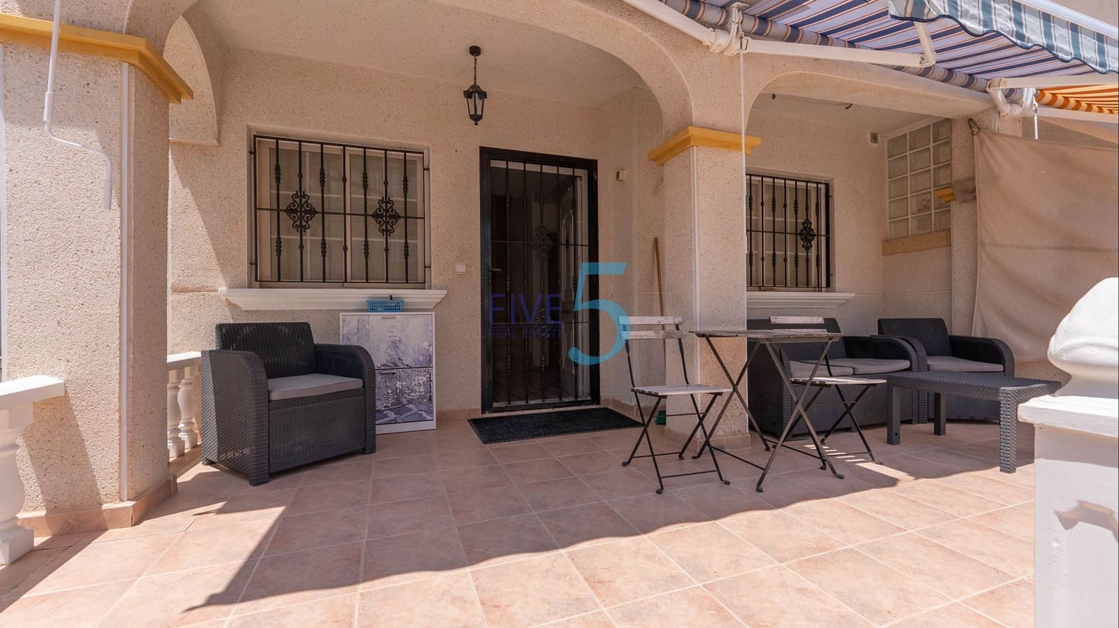 2 soverom Hus til salgs i Torrevieja med svømmebasseng - € 195 000 (Ref: 9727537)