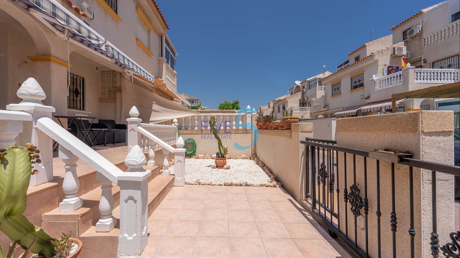 2 soverom Hus til salgs i Torrevieja med svømmebasseng - € 195 000 (Ref: 9727537)