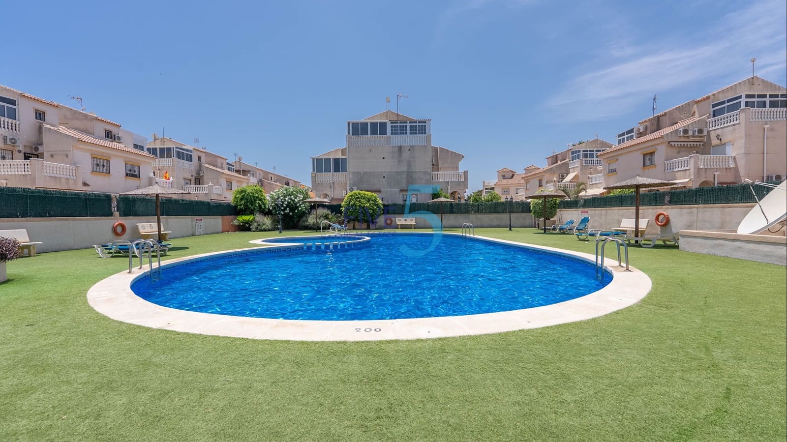 2 soverom Hus til salgs i Torrevieja med svømmebasseng - € 195 000 (Ref: 9727537)