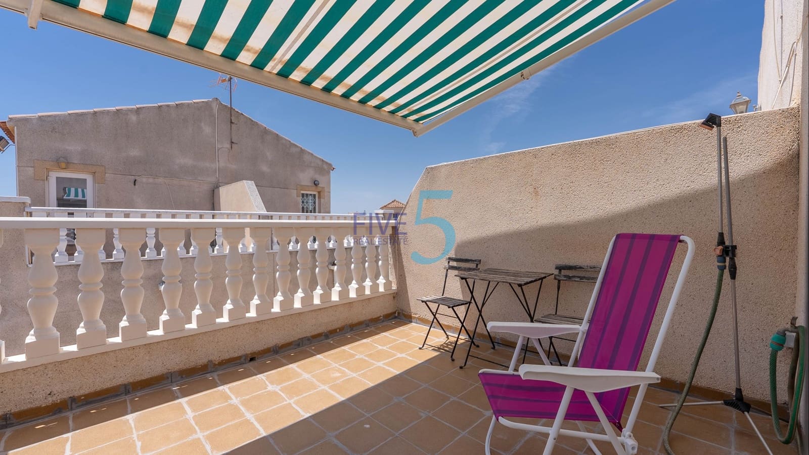2 soverom Hus til salgs i Torrevieja med svømmebasseng - € 195 000 (Ref: 9727537)