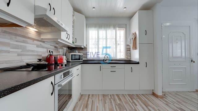 2 soverom Hus til salgs i Torrevieja med svømmebasseng - € 195 000 (Ref: 9727537)