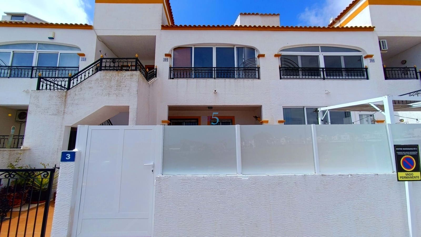 2 bedroom Apartment for sale in Vistabella with pool garage - € 120,000 (Ref: 9730856)