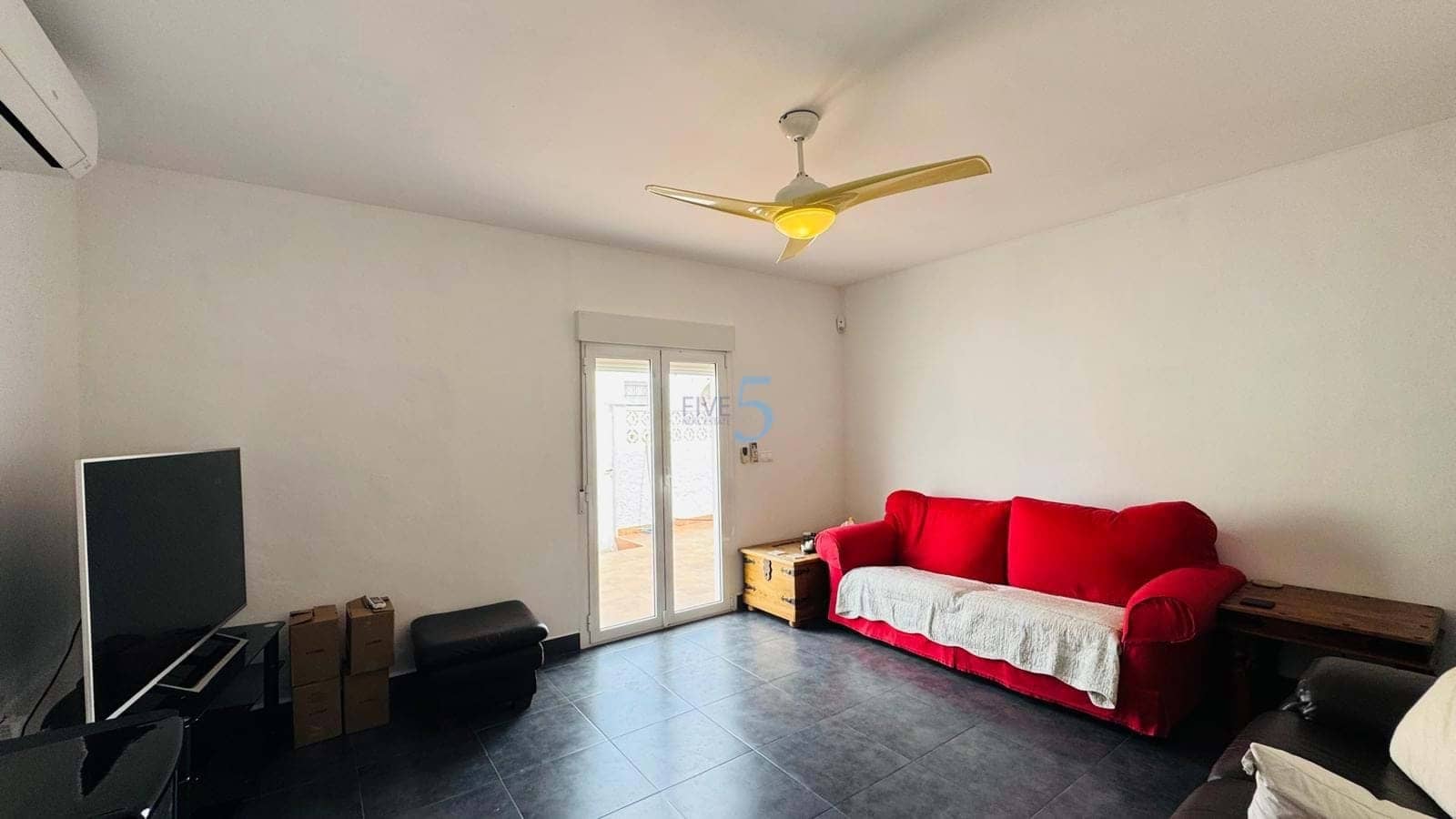 3 makuuhuone Huvila myytävänä paikassa Villamartin mukana uima-altaan - 410 000 € (Ref: 9731160)