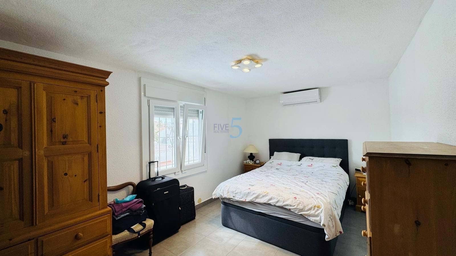 3 makuuhuone Huvila myytävänä paikassa Villamartin mukana uima-altaan - 410 000 € (Ref: 9731160)