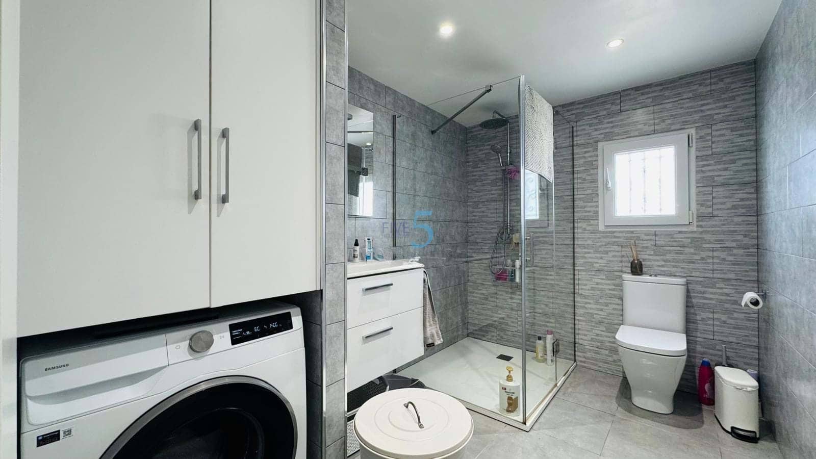 3 makuuhuone Huvila myytävänä paikassa Villamartin mukana uima-altaan - 410 000 € (Ref: 9731160)