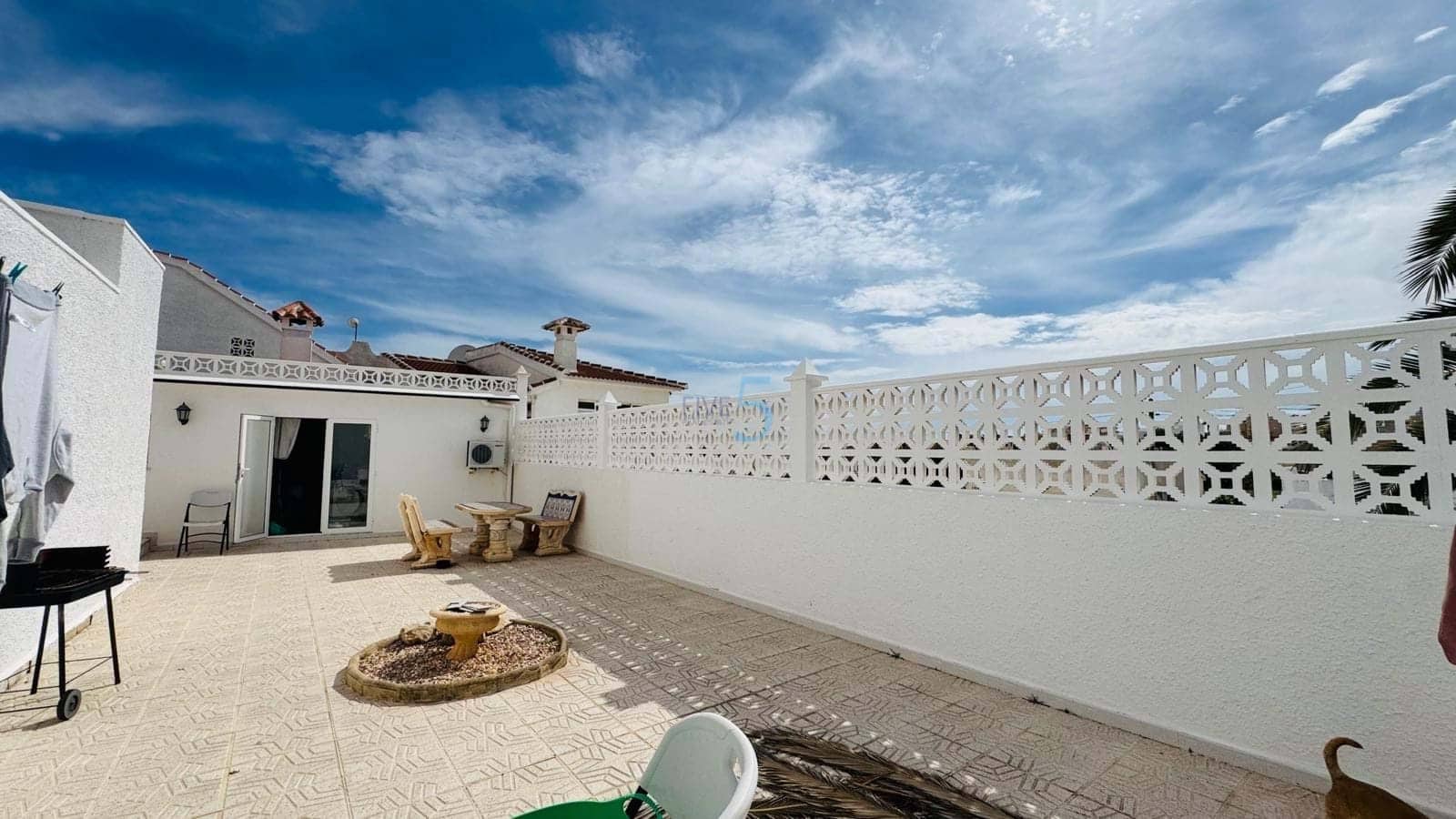 3 makuuhuone Huvila myytävänä paikassa Villamartin mukana uima-altaan - 410 000 € (Ref: 9731160)