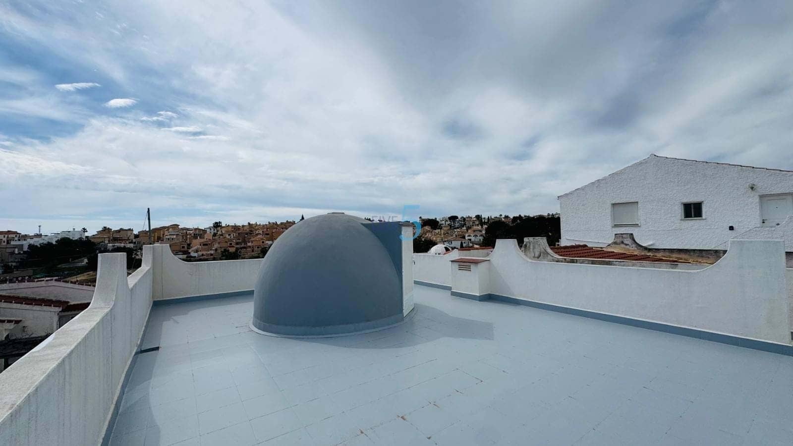 3 makuuhuone Huvila myytävänä paikassa Villamartin mukana uima-altaan - 410 000 € (Ref: 9731160)