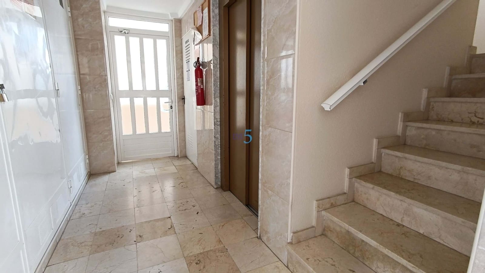 2 bedroom Apartment for sale in Torrevieja with pool garage - € 125,000 (Ref: 9731161)