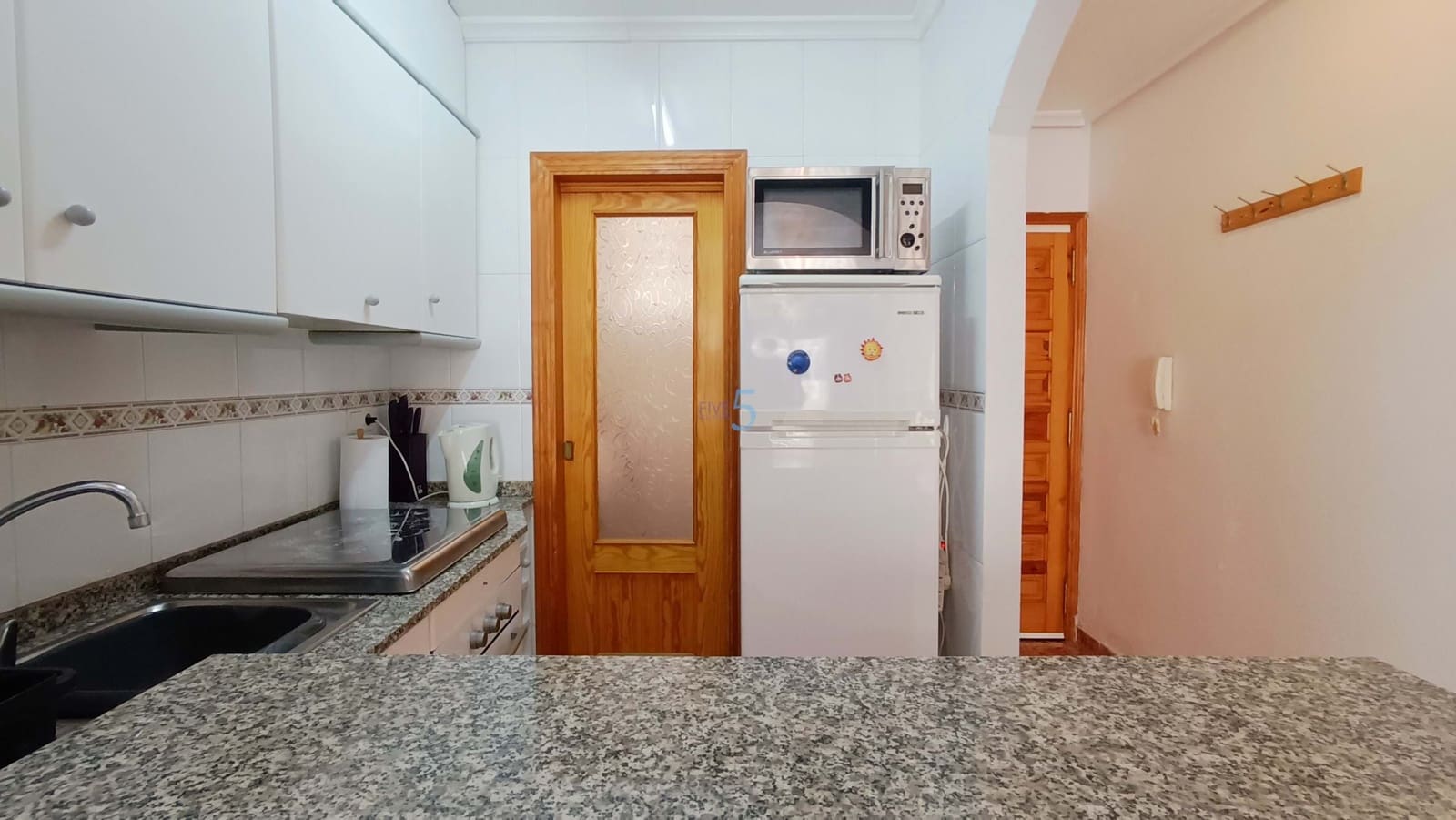 2 bedroom Apartment for sale in Torrevieja with pool garage - € 125,000 (Ref: 9731161)