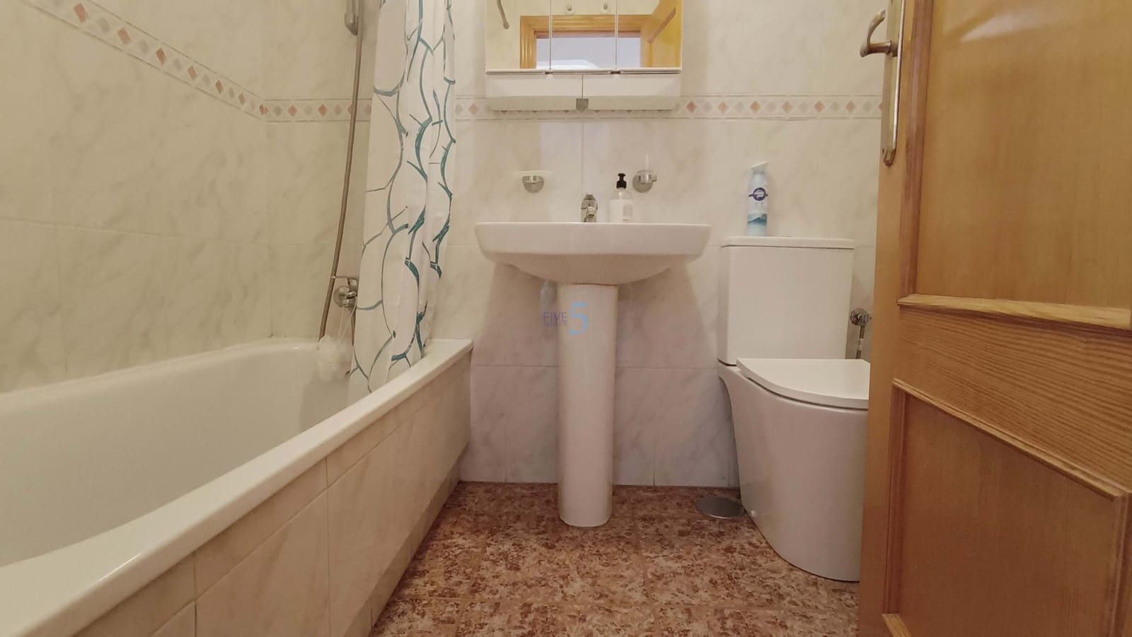 2 bedroom Apartment for sale in Torrevieja with pool garage - € 125,000 (Ref: 9731161)