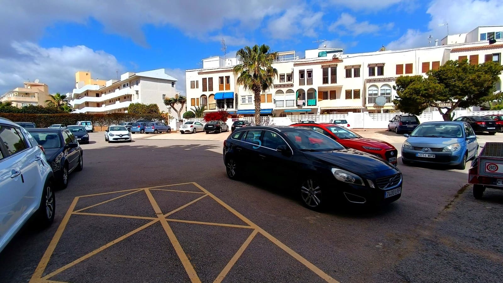 2 bedroom Apartment for sale in Torrevieja with pool garage - € 125,000 (Ref: 9731161)