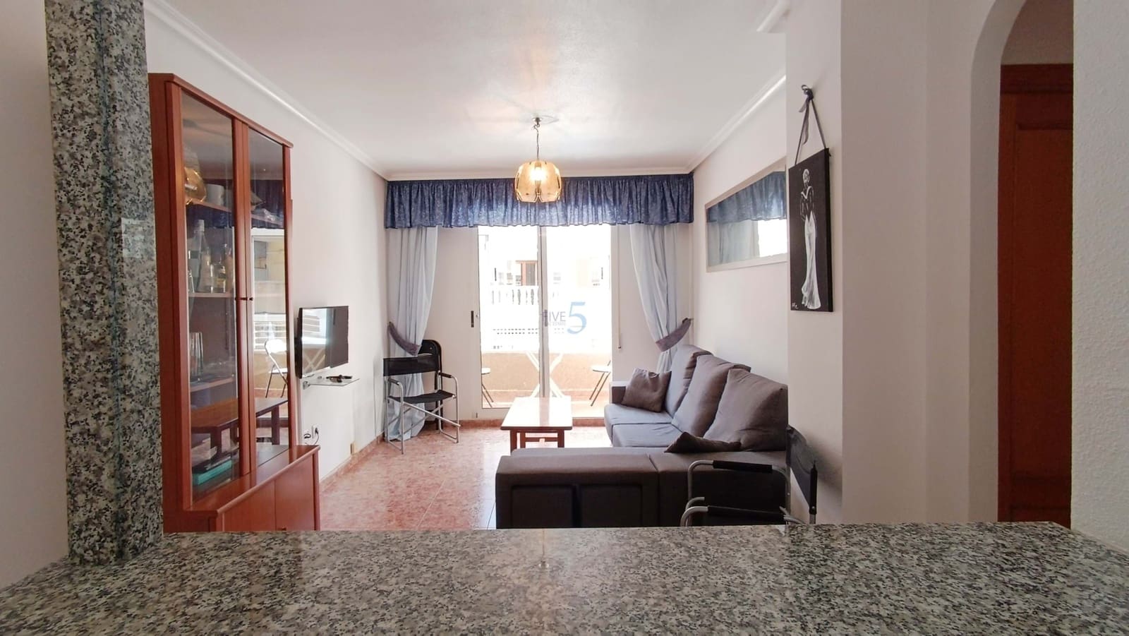 2 bedroom Apartment for sale in Torrevieja with pool garage - € 125,000 (Ref: 9731161)