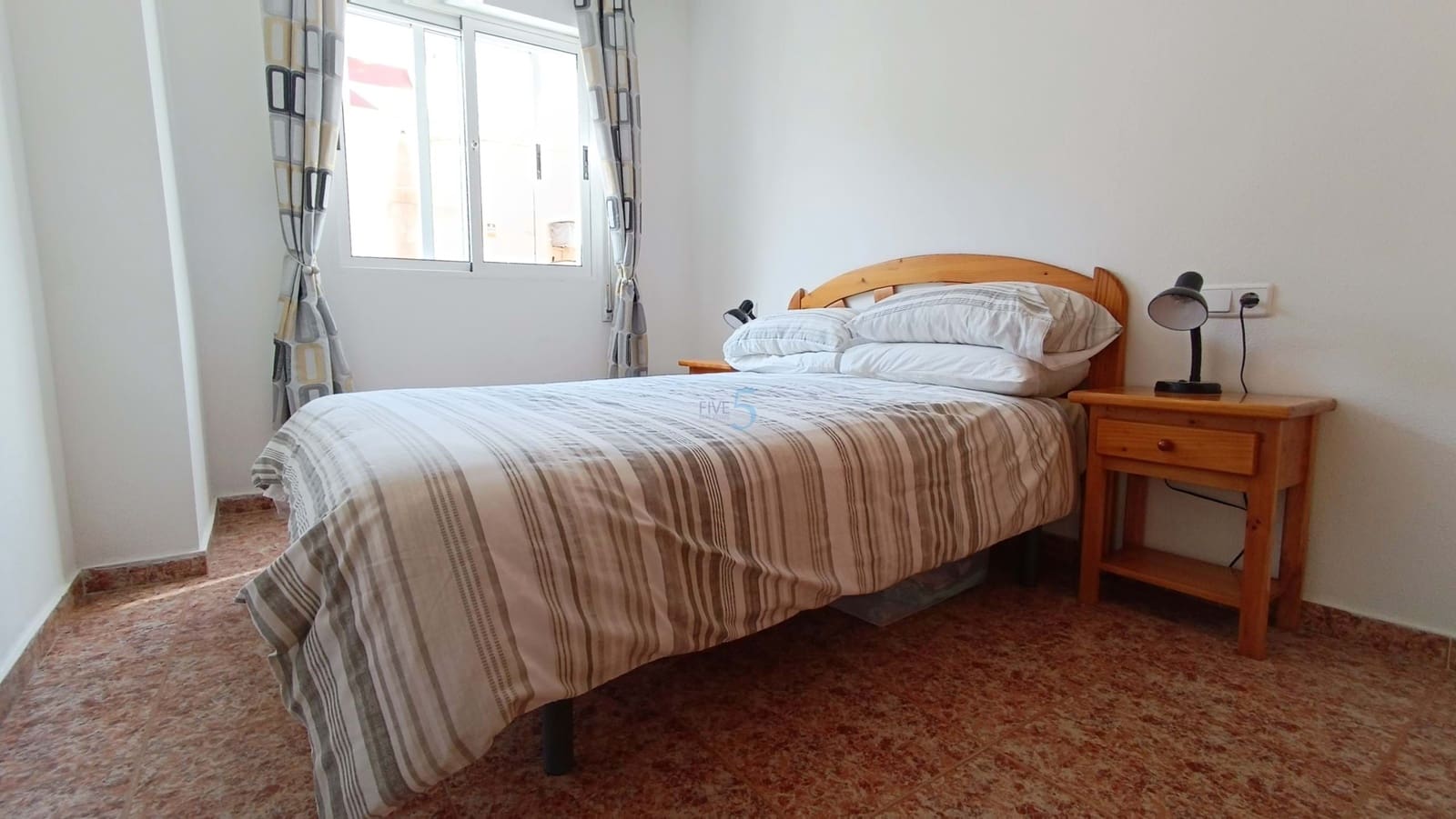 2 bedroom Apartment for sale in Torrevieja with pool garage - € 125,000 (Ref: 9731161)