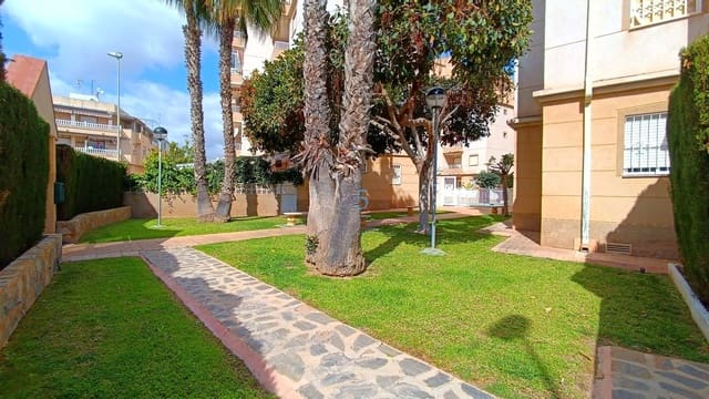 2 bedroom Apartment for sale in Torrevieja with pool garage - € 125,000 (Ref: 9731161)