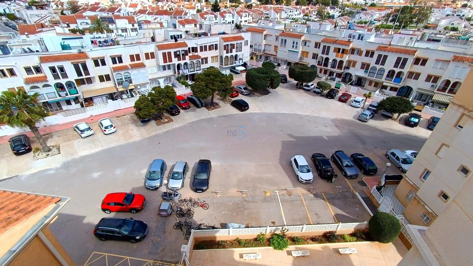 2 bedroom Apartment for sale in Torrevieja with pool garage - € 125,000 (Ref: 9731161)