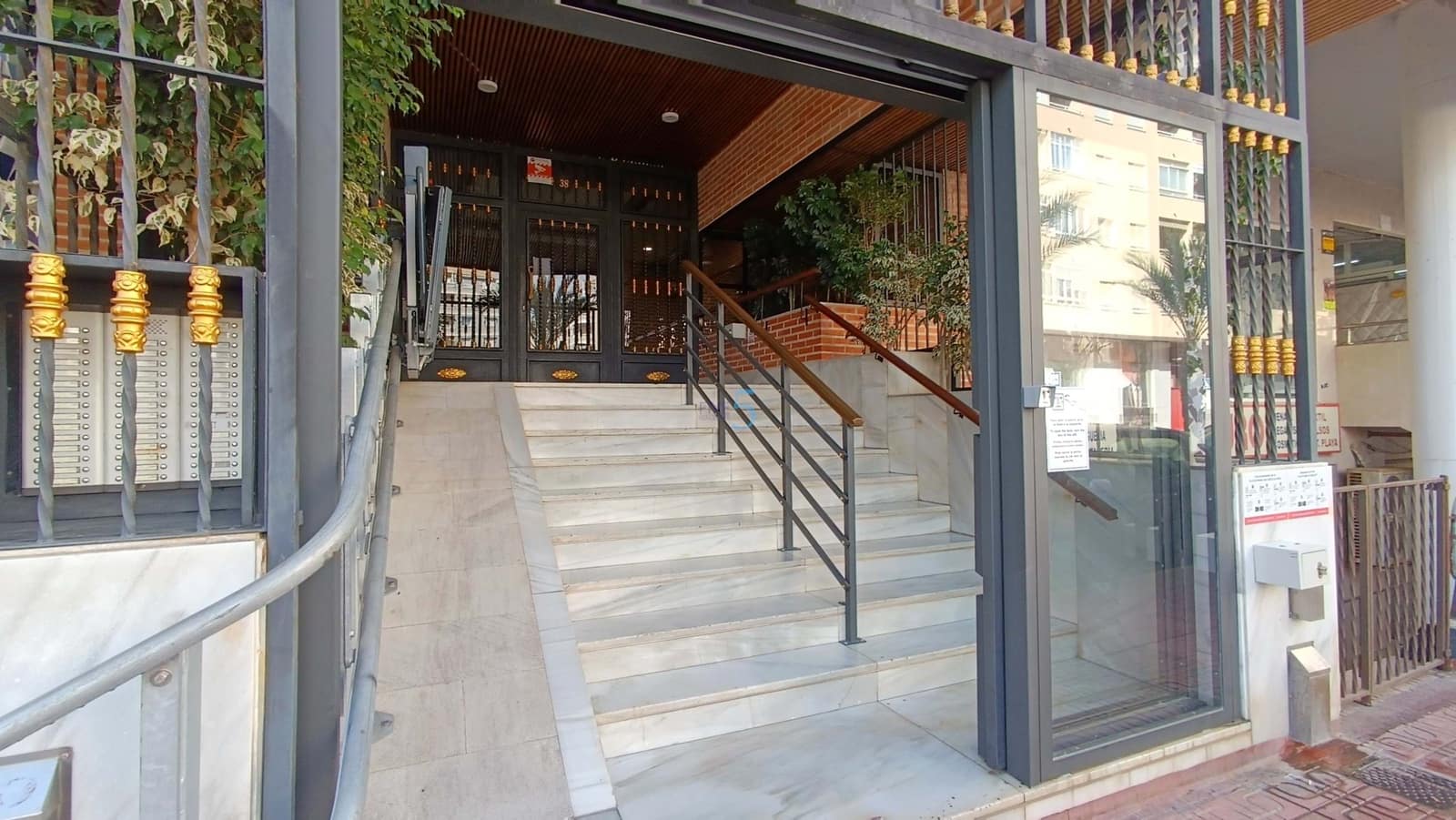 Lejlighed til salg i Torrevieja med swimmingpool - € 89.000 (Ref: 9731163)