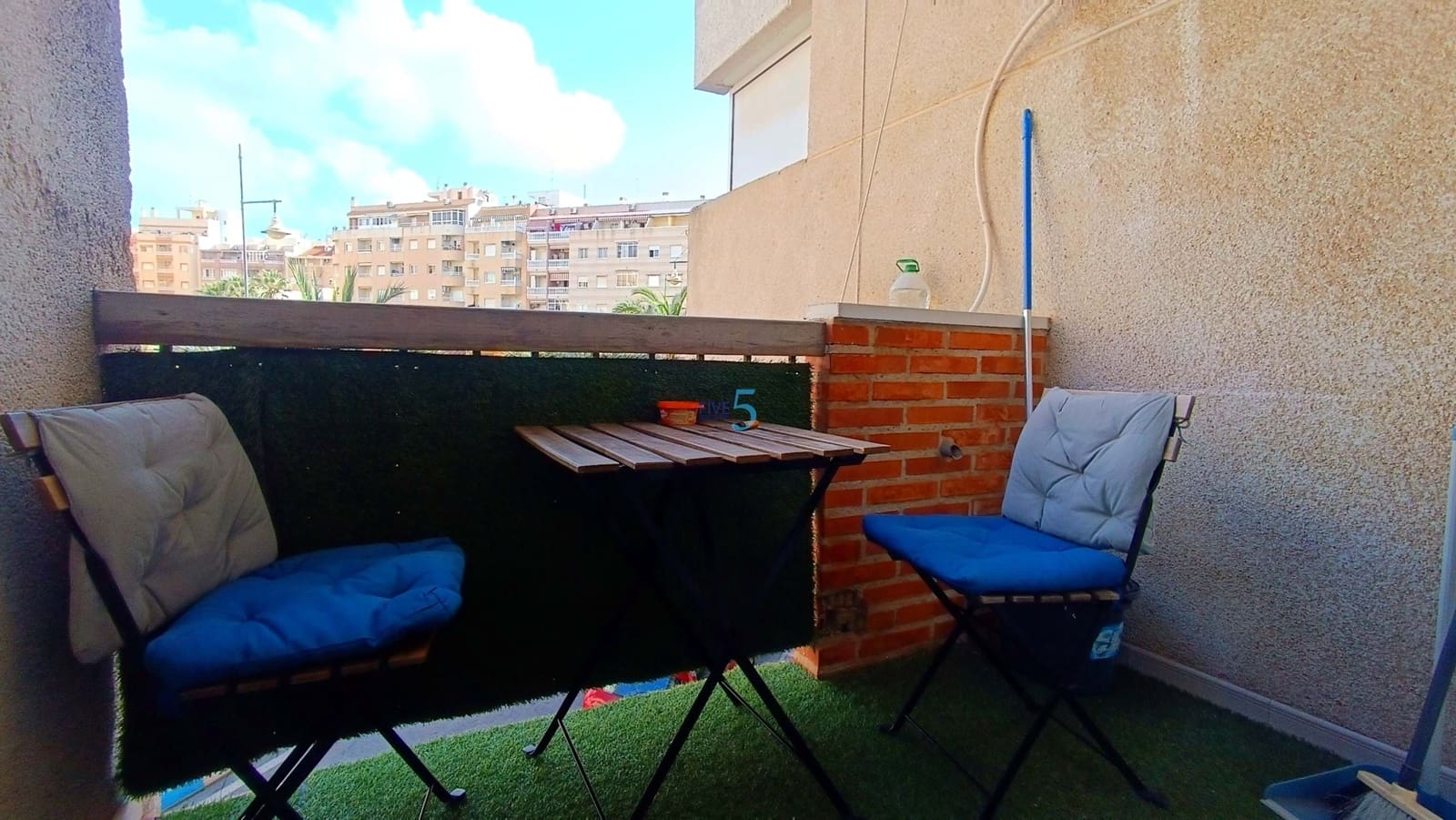 Lejlighed til salg i Torrevieja med swimmingpool - € 89.000 (Ref: 9731163)