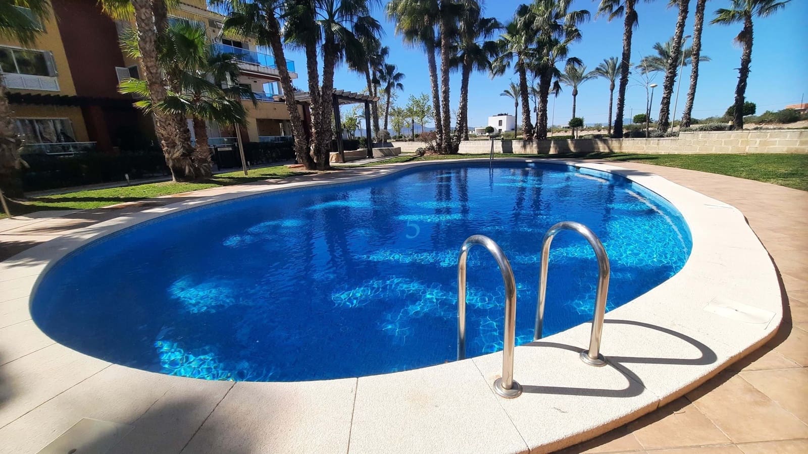 Apartamento de 2 habitaciones en Fuente Alamo de Murcia en venta con piscina garaje - 156.900 € (Ref: 9734091)