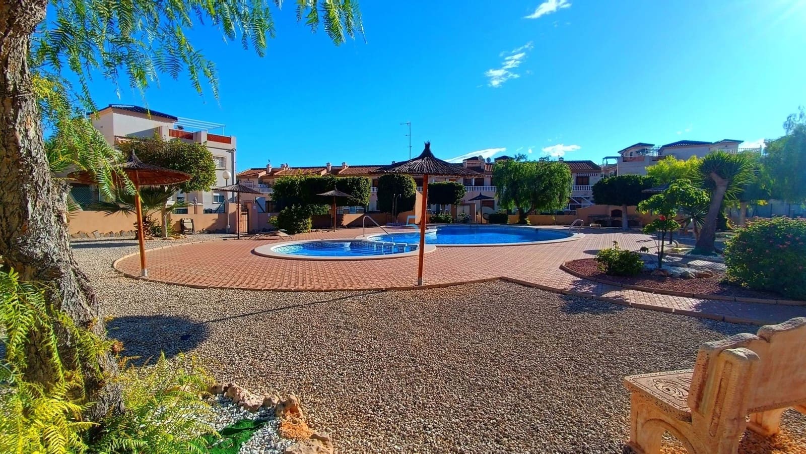 2 bedroom Apartment for sale in Ciudad Quesada with pool - € 134,995 (Ref: 9734092)