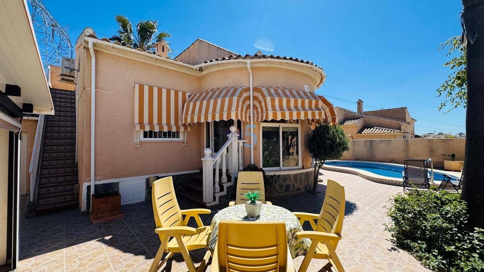 2 bedroom Villa for sale in Rojales with pool - € 340,000 (Ref: 9736013)
