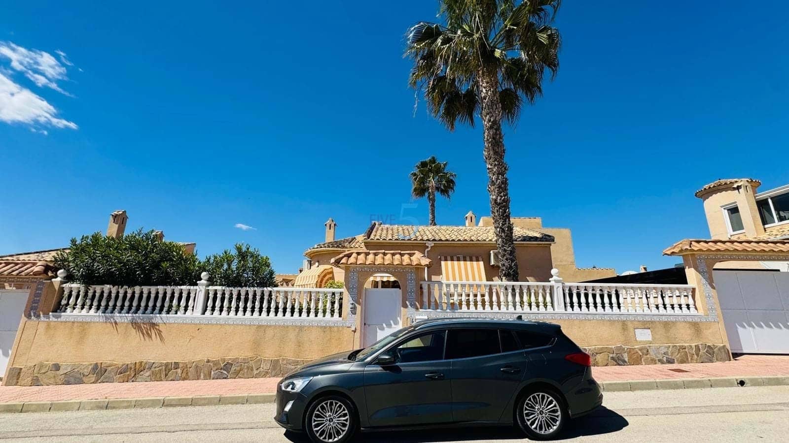 2 bedroom Villa for sale in Rojales with pool - € 340,000 (Ref: 9736013)